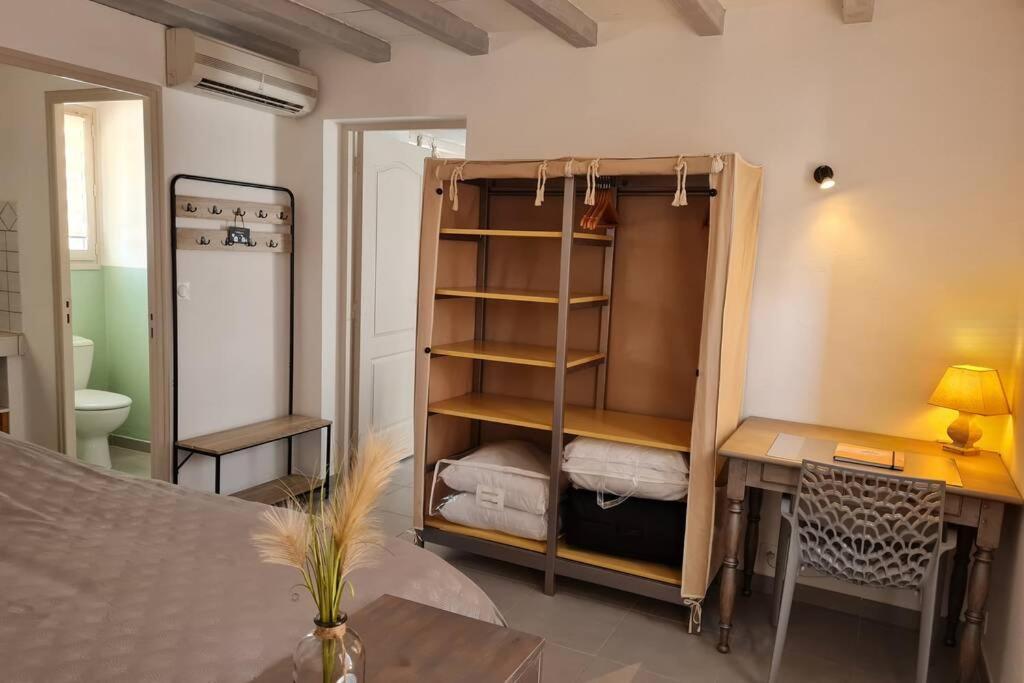 Appart Cosy Avec Son Exterieur Chaleureux,Piscine Et Parking Prive 퐁비에이유 외부 사진