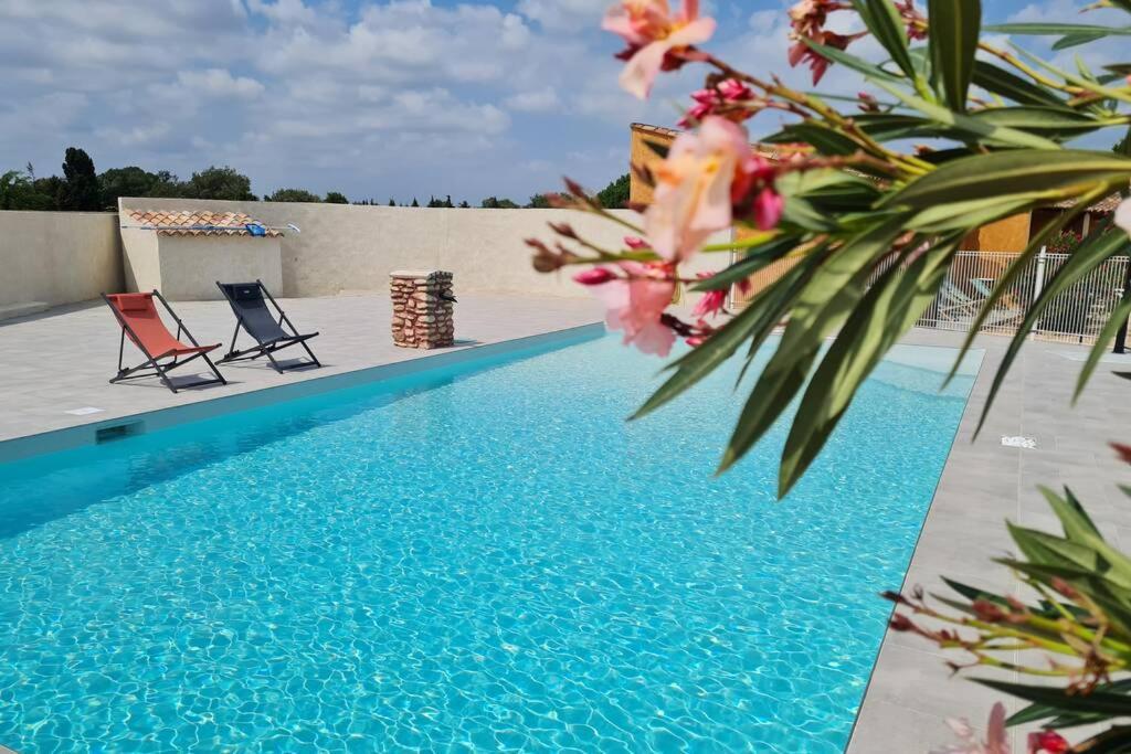 Appart Cosy Avec Son Exterieur Chaleureux,Piscine Et Parking Prive 퐁비에이유 외부 사진