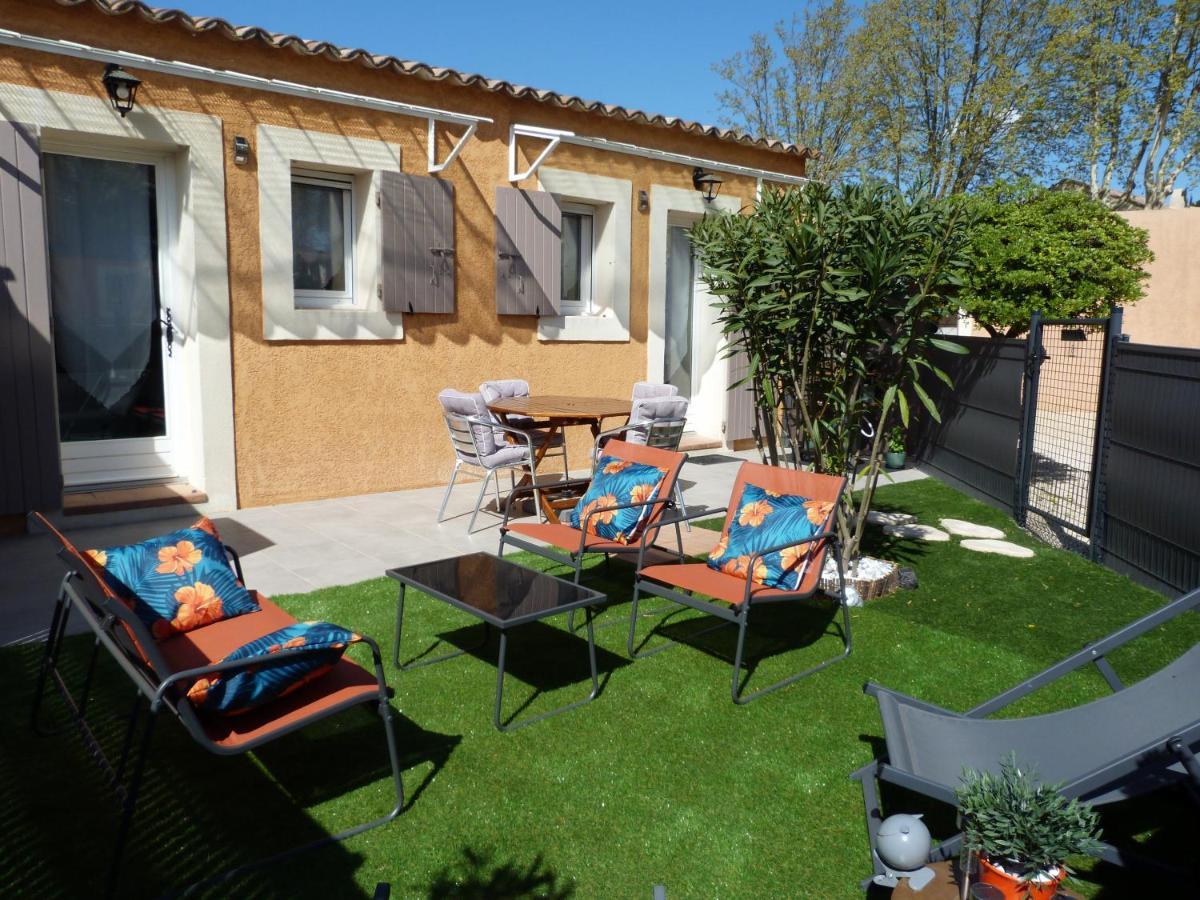 Appart Cosy Avec Son Exterieur Chaleureux,Piscine Et Parking Prive 퐁비에이유 외부 사진