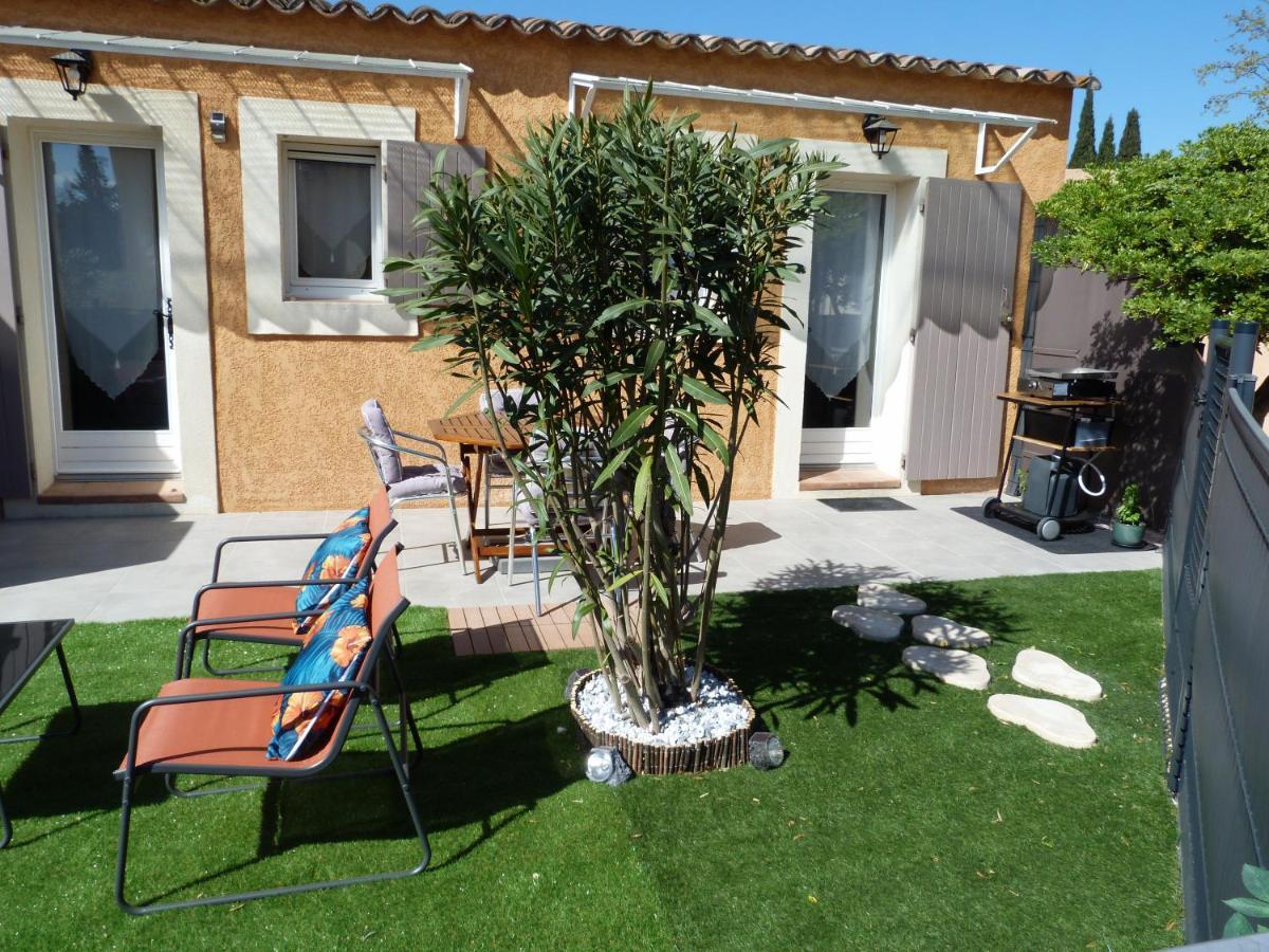Appart Cosy Avec Son Exterieur Chaleureux,Piscine Et Parking Prive 퐁비에이유 외부 사진