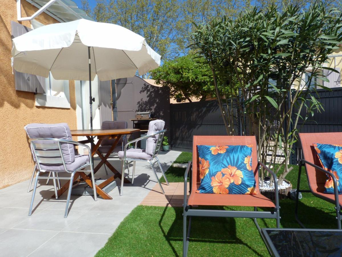 Appart Cosy Avec Son Exterieur Chaleureux,Piscine Et Parking Prive 퐁비에이유 외부 사진